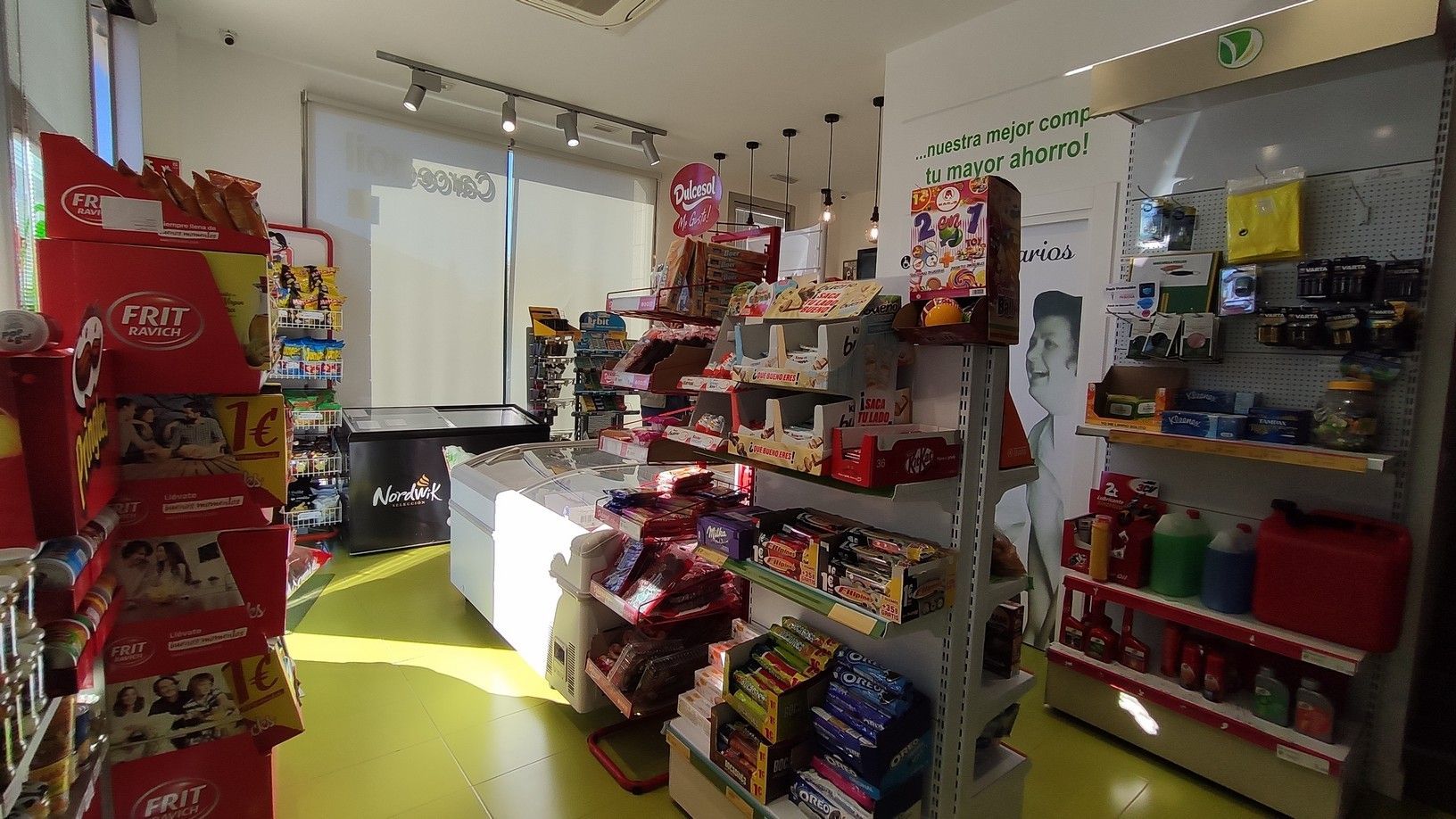 Gasolinera Cafeteria-tienda Carcedoil